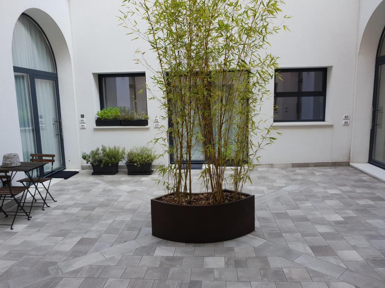 Design Central Apartment 贝尔加莫 外观 照片